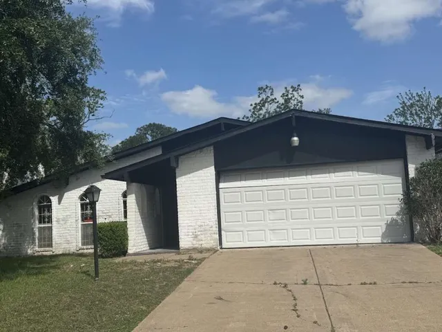 $257,999 | 15903 Lenclaire Drive, Houston, TX 77053