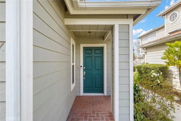 $975,000 | 3327 California Avenue, Signal Hill, CA 90755