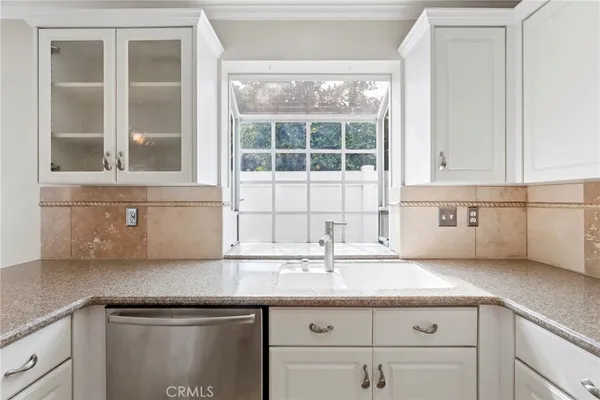 $975,000 | 3327 California Avenue, Signal Hill, CA 90755