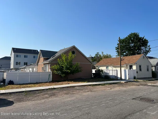 $99,000 | 237 Freeborn Street | Midland Beach