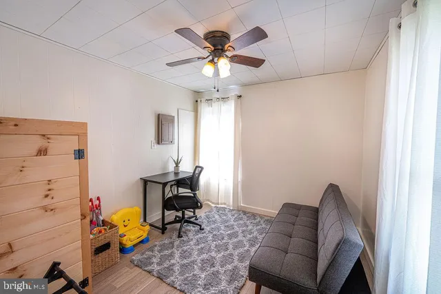 a close view of sink and tap