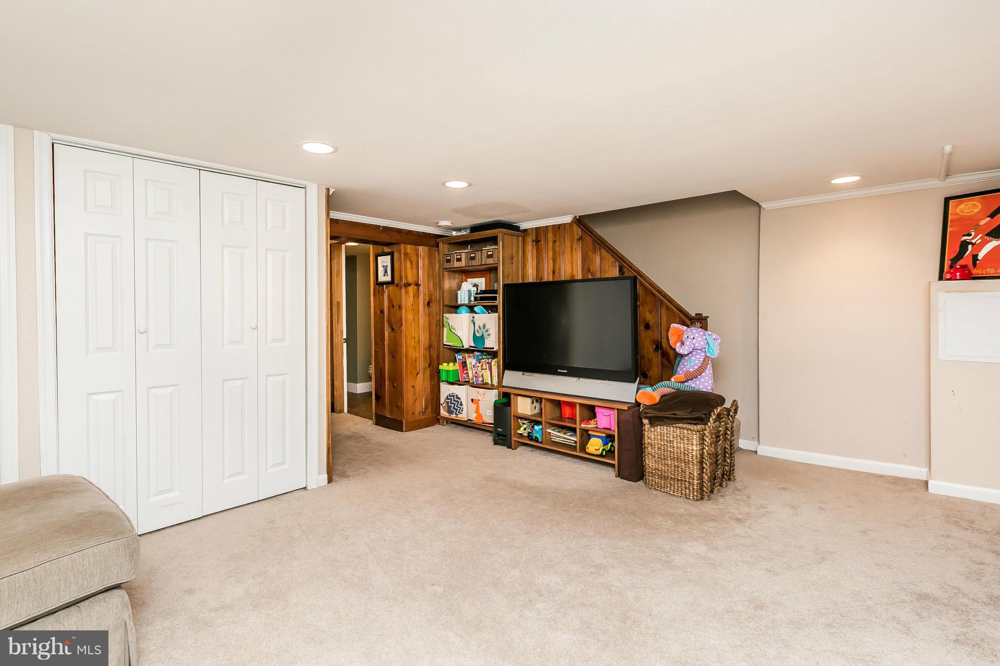 303 Dunkirk Road Baltimore, MD 21212 - Photo 21 of 30 Family Room