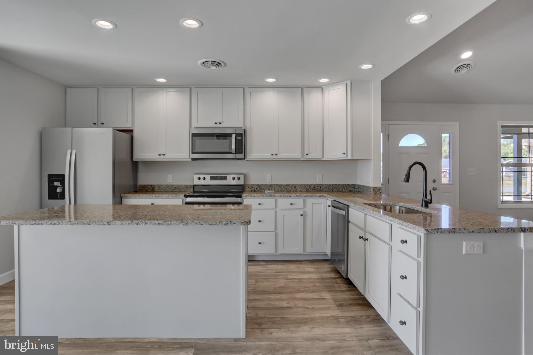 722 Rising Sun Lane Chambersburg, PA 17202 - Photo 11 of 33 Beautiful lighted kitchen