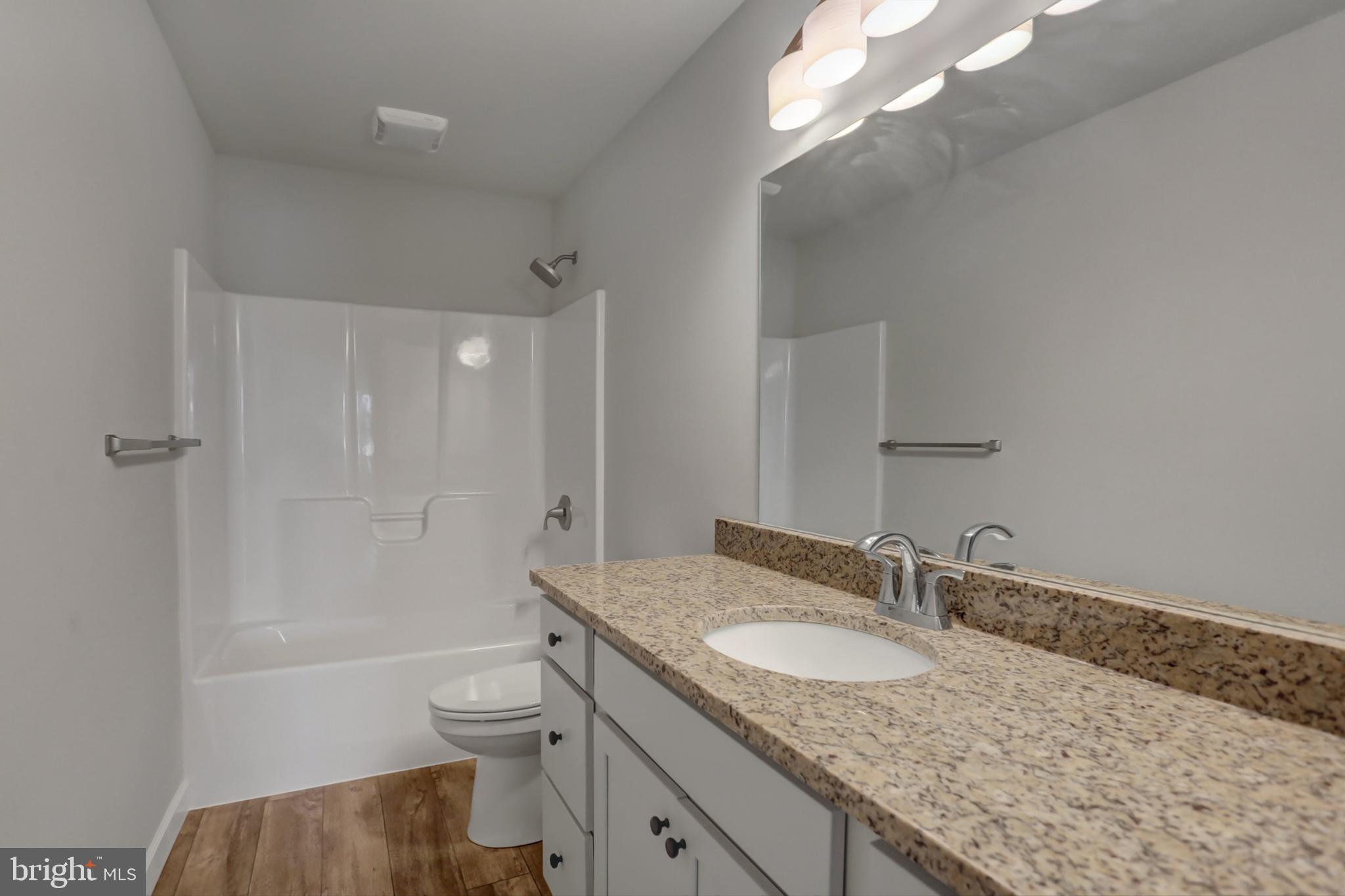 722 Rising Sun Lane Chambersburg, PA 17202 - Photo 17 of 33 Guest bath