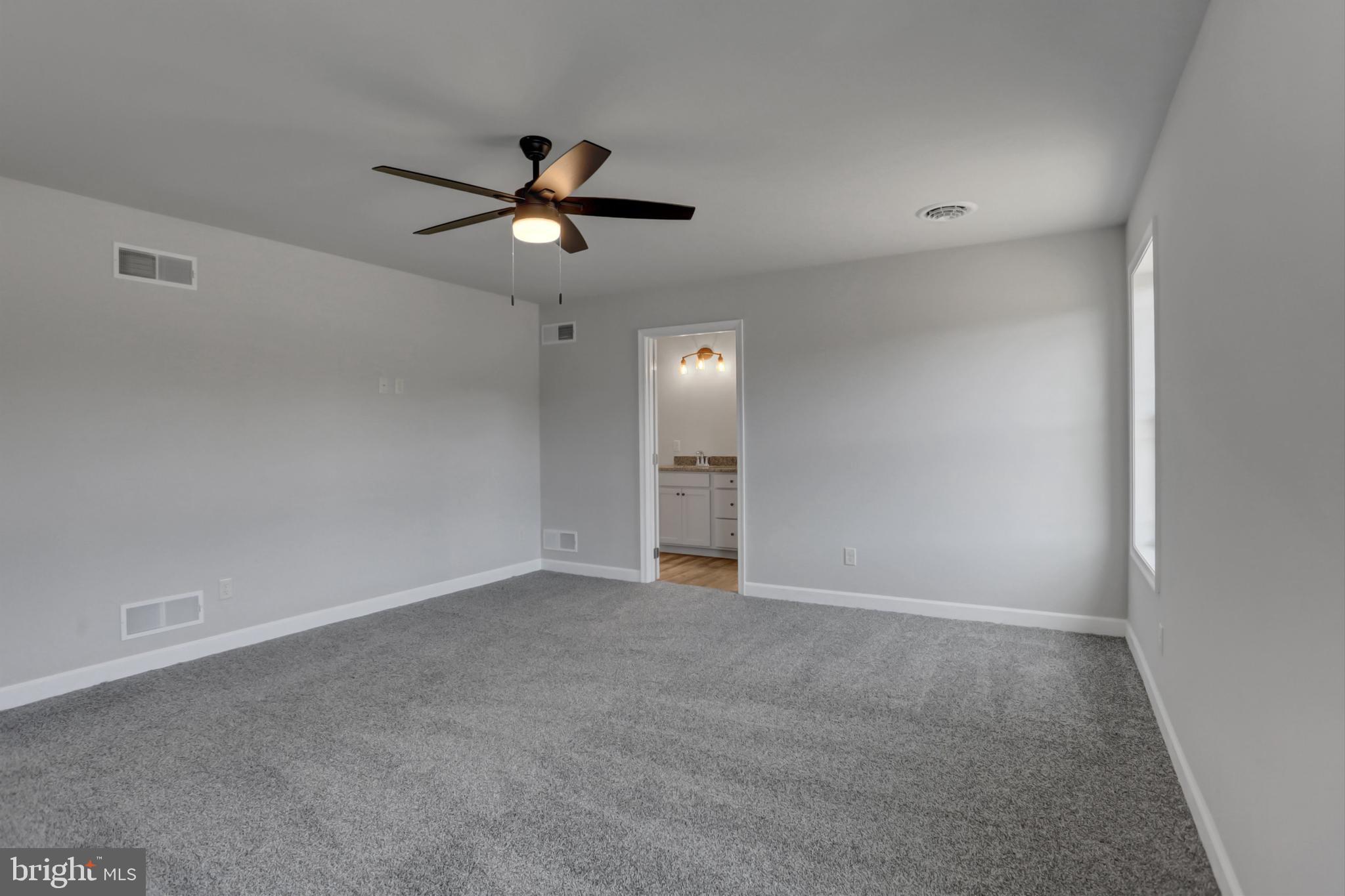 722 Rising Sun Lane Chambersburg, PA 17202 - Photo 18 of 33 Primary bedroom