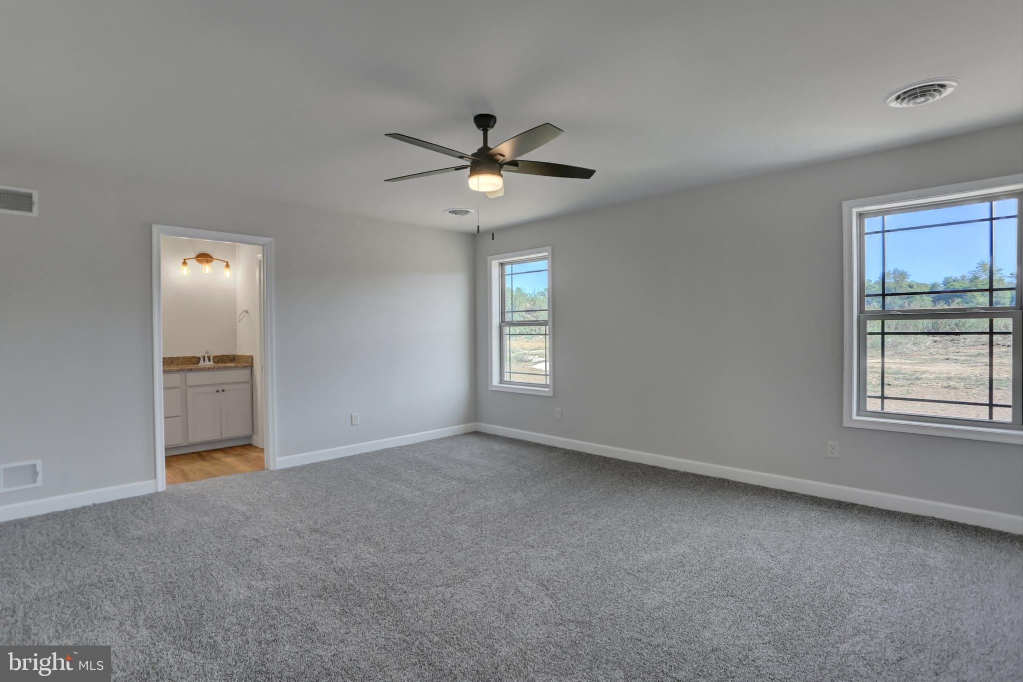 722 Rising Sun Lane Chambersburg, PA 17202 - Photo 23 of 33 Primary bedroom