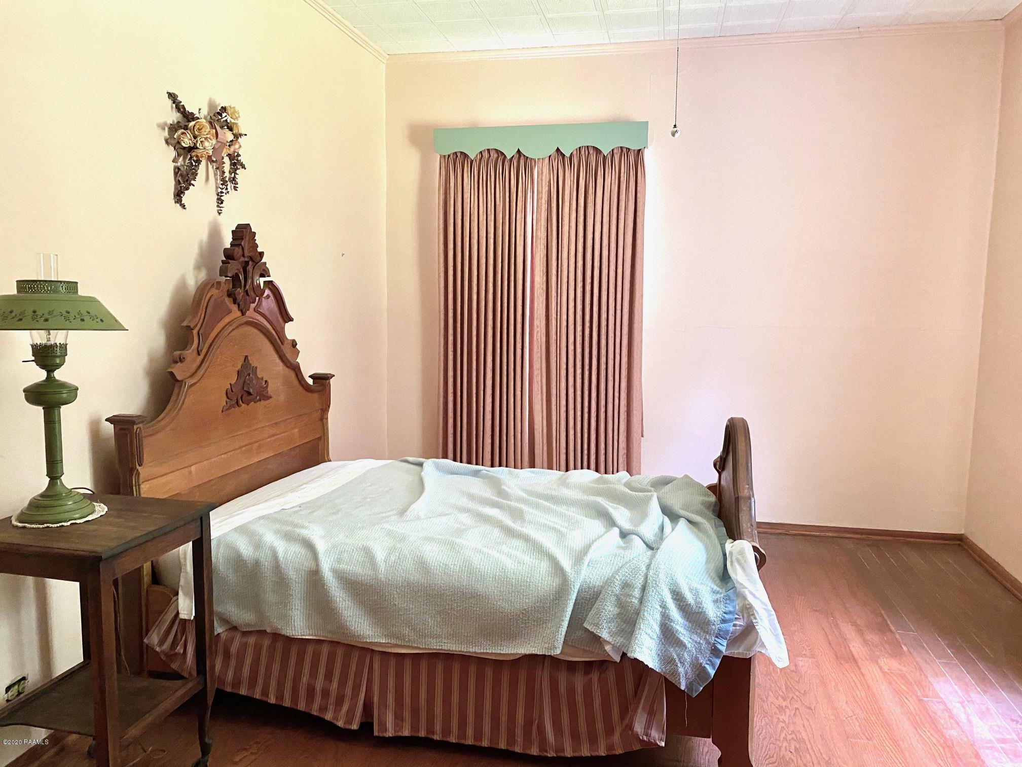 208 Charenton Road Baldwin, LA 70514 - Photo 12 of 32 Guest Room