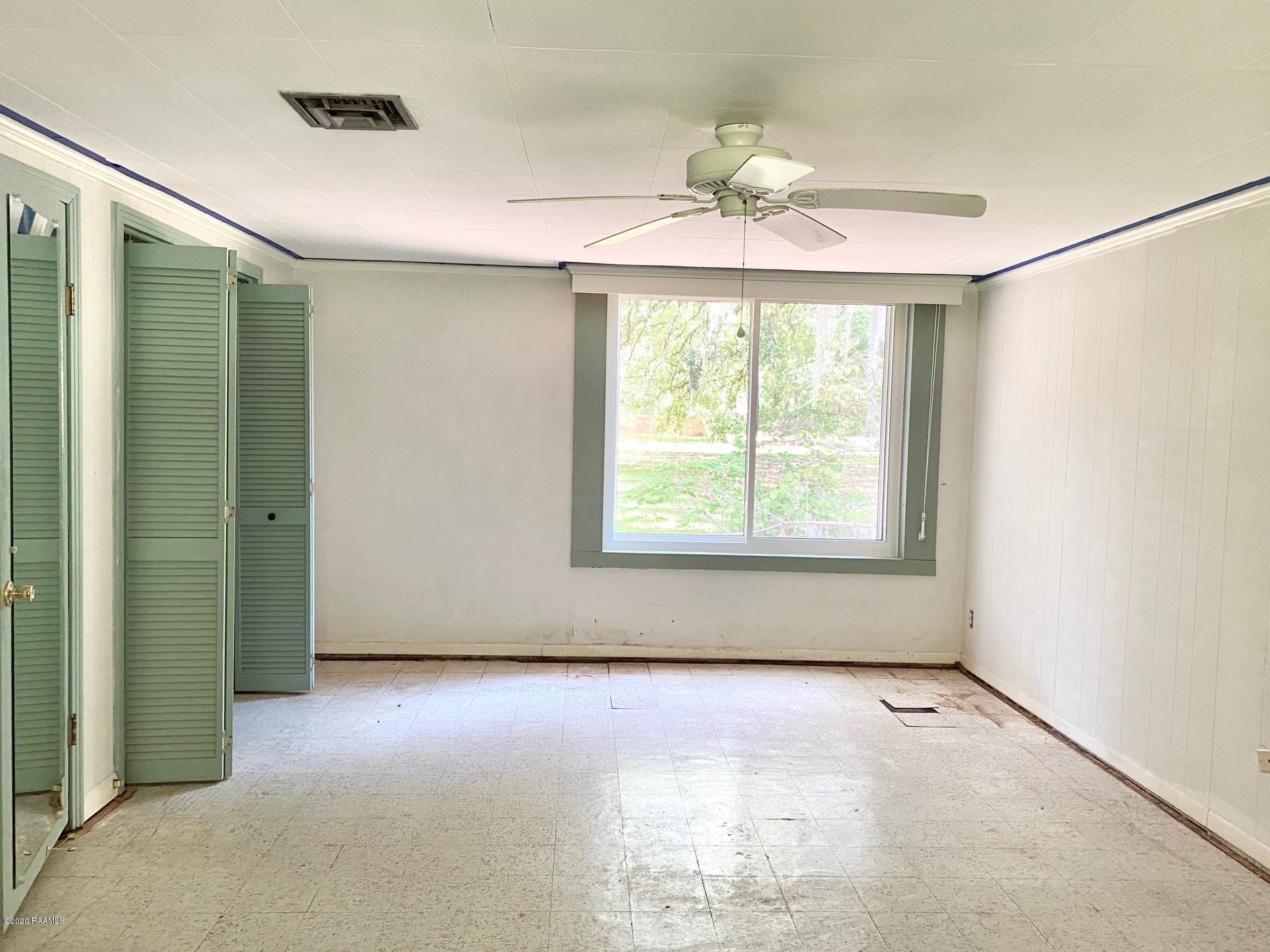 208 Charenton Road Baldwin, LA 70514 - Photo 13 of 32 Master Room