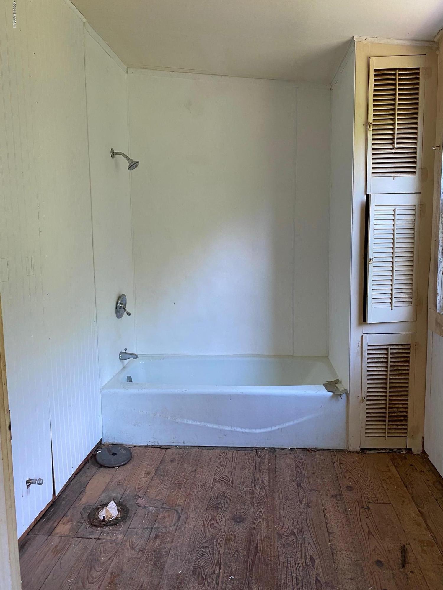 208 Charenton Road Baldwin, LA 70514 - Photo 19 of 32 Upstairs Bath