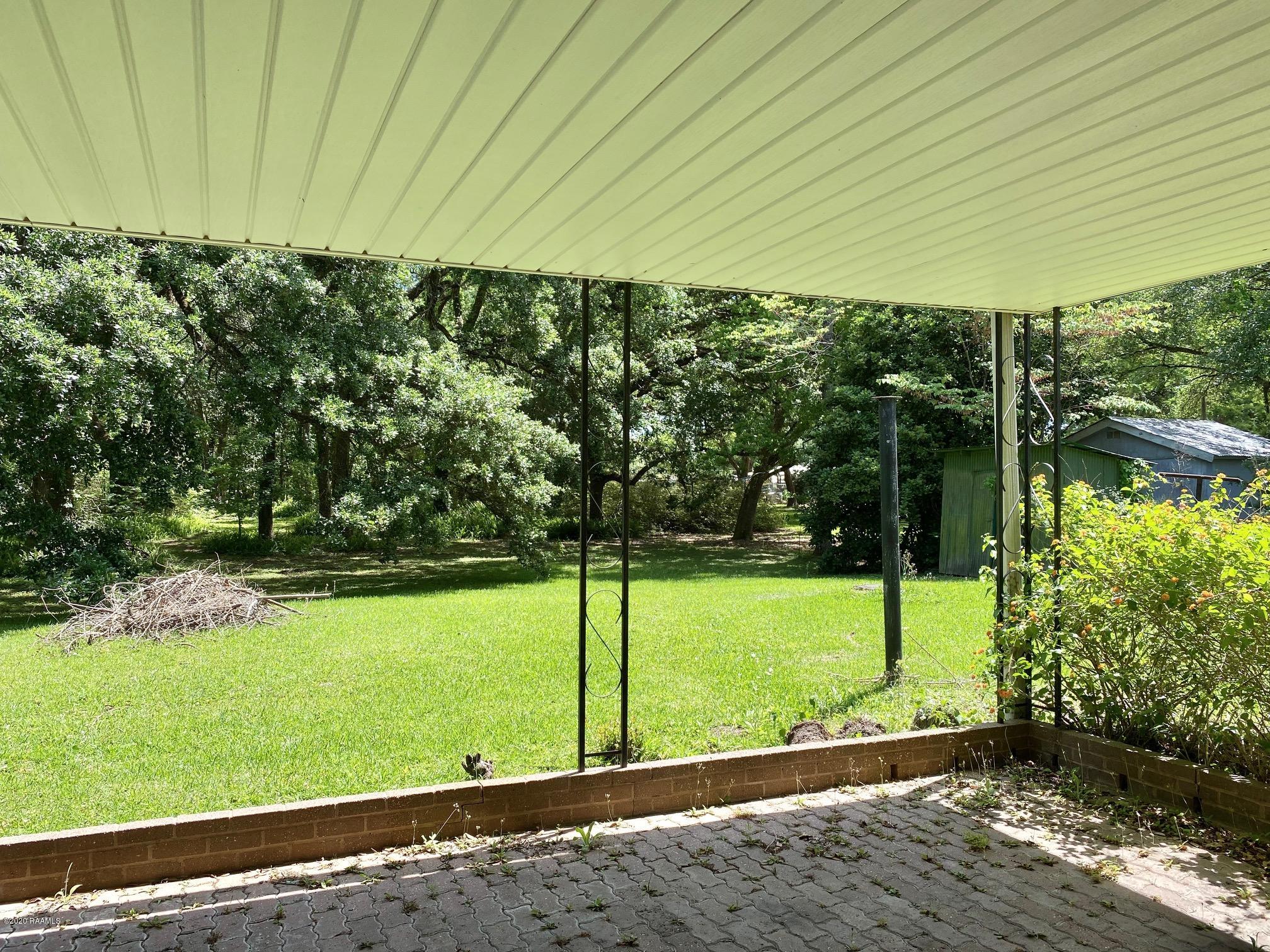 208 Charenton Road Baldwin, LA 70514 - Photo 24 of 32 Patio