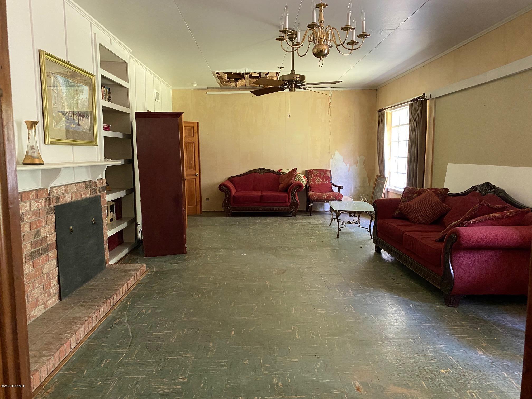 208 Charenton Road Baldwin, LA 70514 - Photo 7 of 32 Den