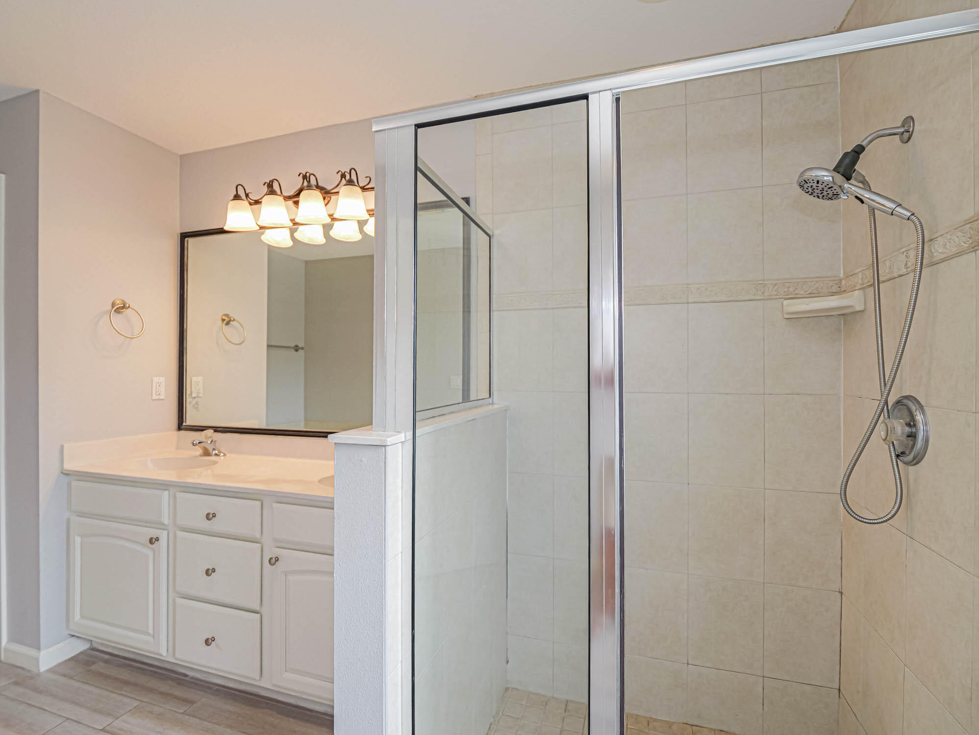 696 Southwest Jada Road Port St. Lucie, FL 34953 - Photo 19 of 38 Master /bath