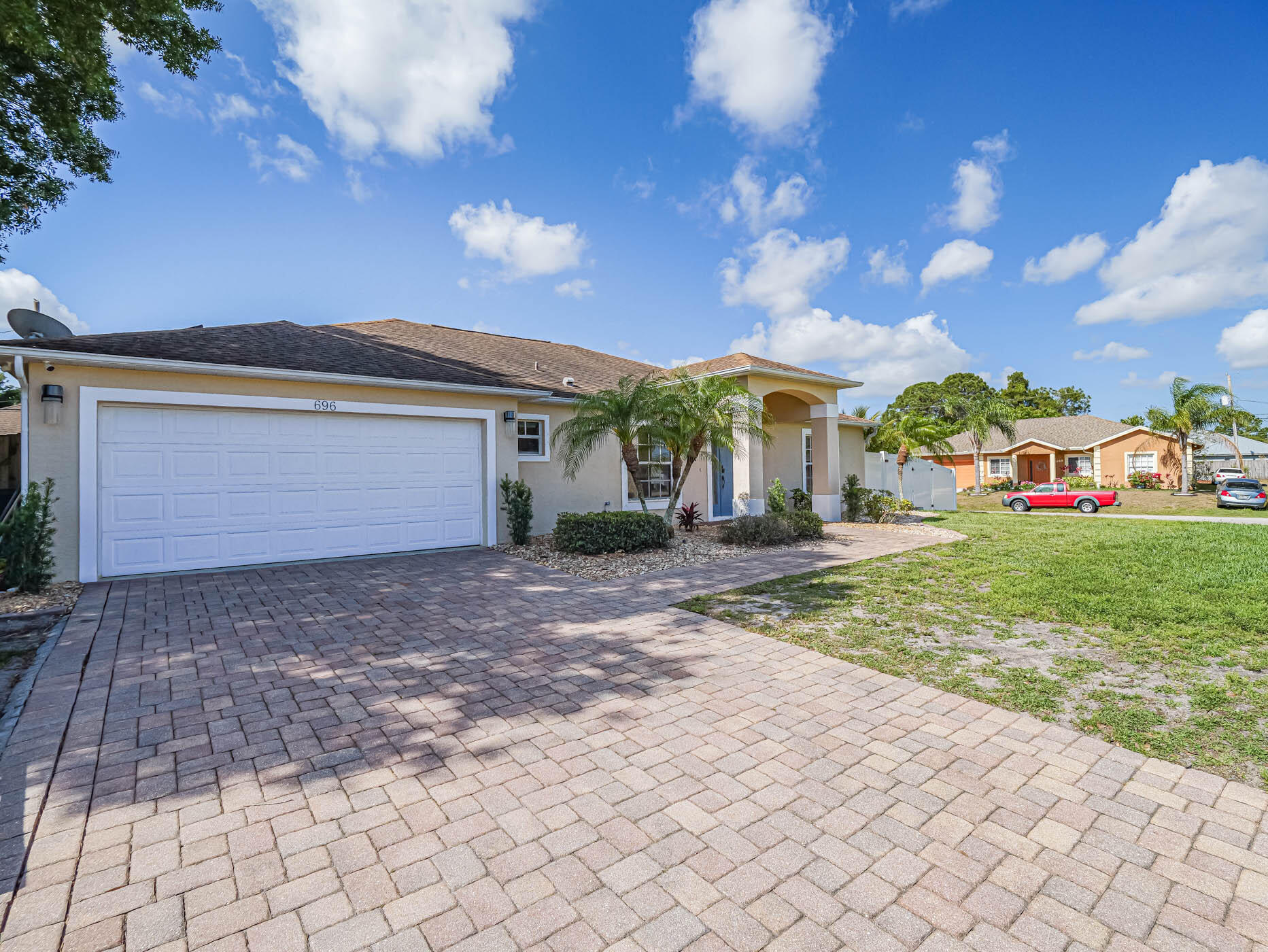 696 Southwest Jada Road Port St. Lucie, FL 34953 - Photo 3 of 38 Paver Driveway