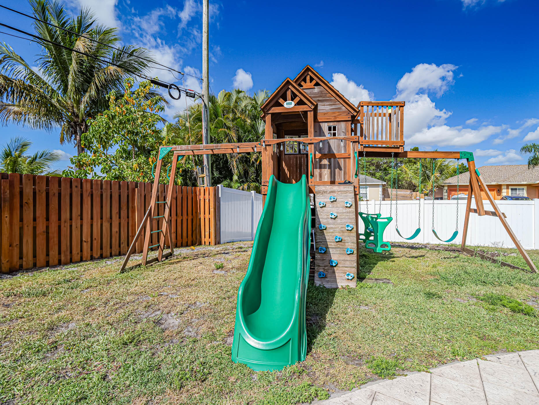 696 Southwest Jada Road Port St. Lucie, FL 34953 - Photo 33 of 38 Gym