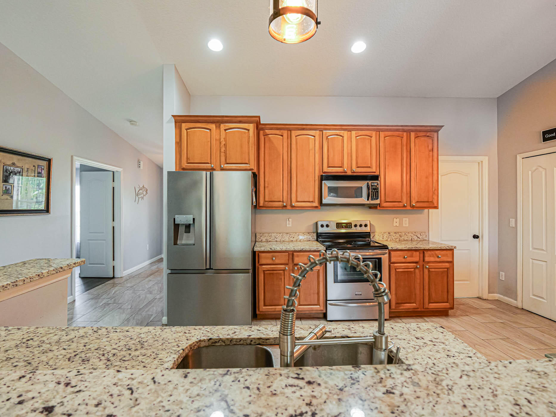 696 Southwest Jada Road Port St. Lucie, FL 34953 - Photo 8 of 38 Granite Kitchen