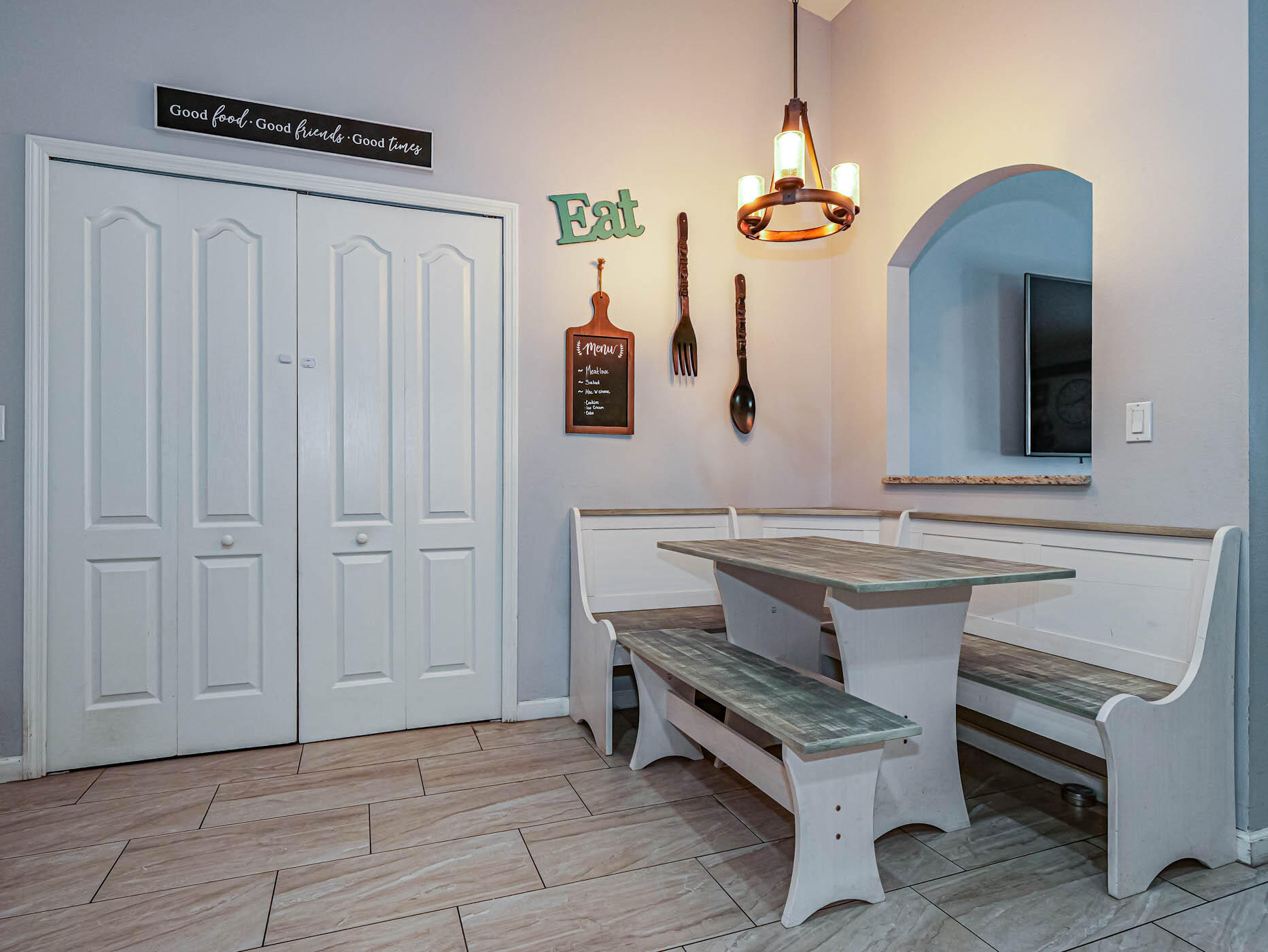 696 Southwest Jada Road Port St. Lucie, FL 34953 - Photo 10 of 38 Corner Bistro Tablestri