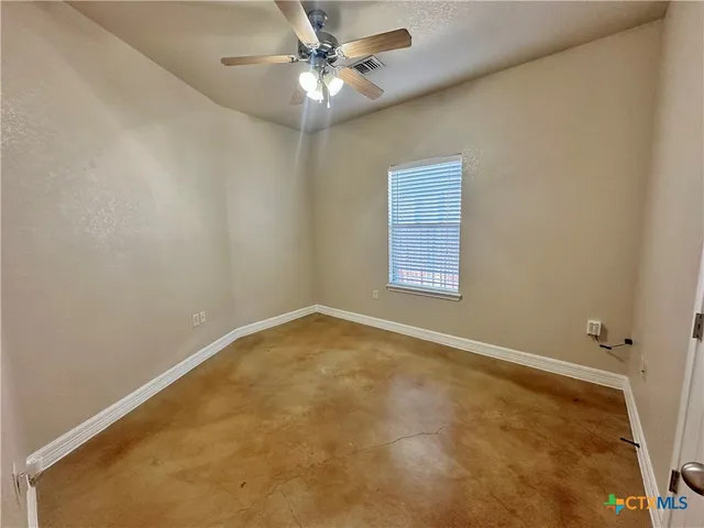 $1,595 | 362 East Faust Street, New Braunfels, TX 78130