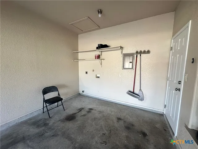 $1,595 | 362 East Faust Street, New Braunfels, TX 78130