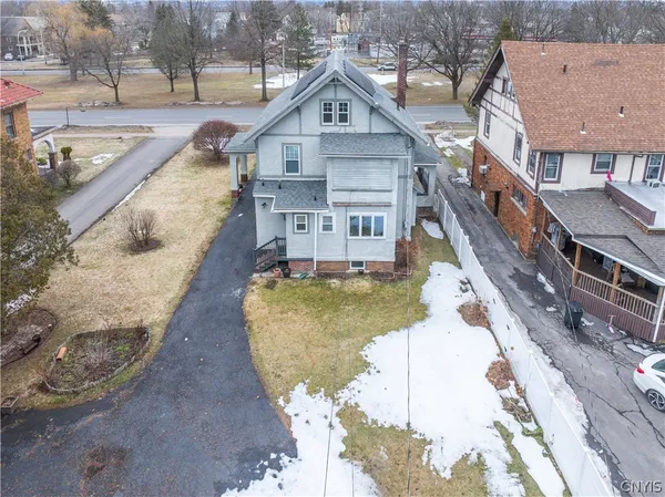 $309,900 | 114 Memorial Parkway, Utica, NY 13501