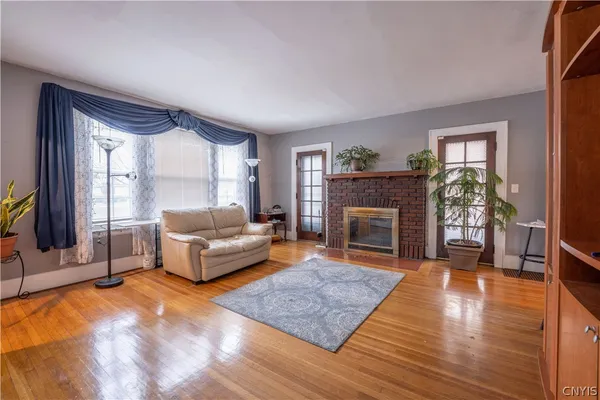 $309,900 | 114 Memorial Parkway, Utica, NY 13501