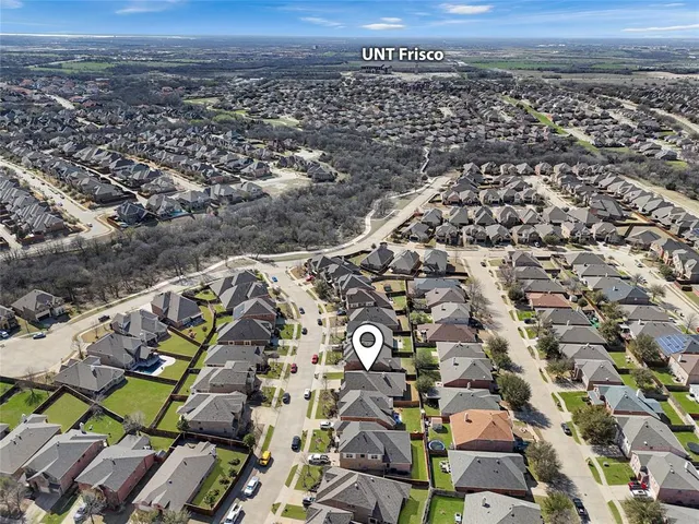 a picture of a white and white photo