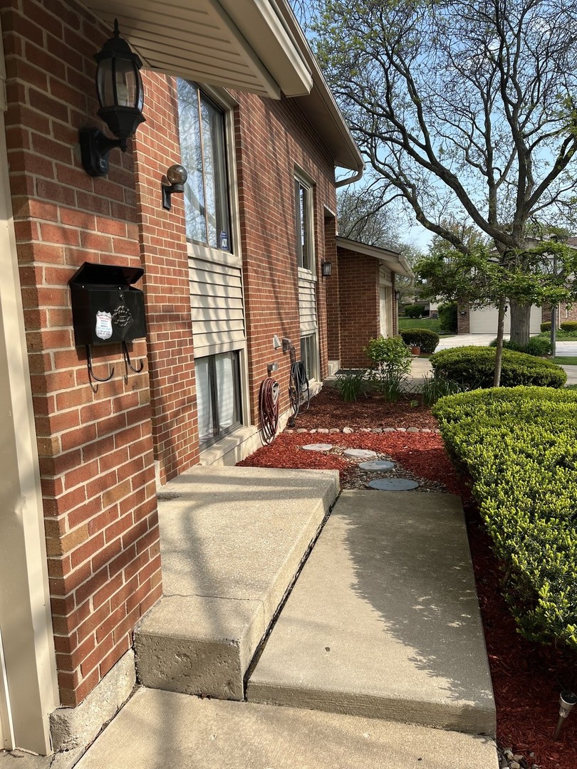 18650 Golfview Drive Hazel Crest, IL 60429 - Photo 3 of 39