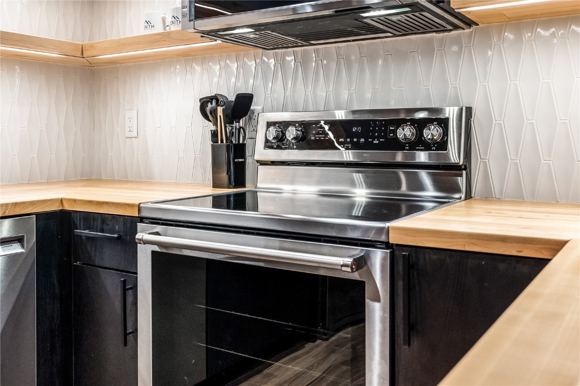 800 Columbine Road, Unit 5 Breckenridge, CO 80424 - Photo 19 of 38 a close view of a stove top oven