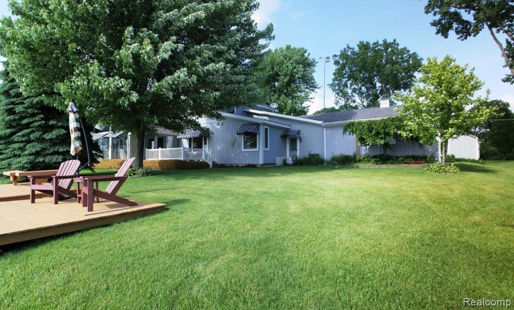 8234 Riverside Drive Brighton, MI 48116 - Photo 4 of 35 8234 Riverside Dr South 4.jpg