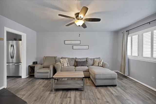 $2,100 | 1429 West Water Street, Weatherford, TX 76086