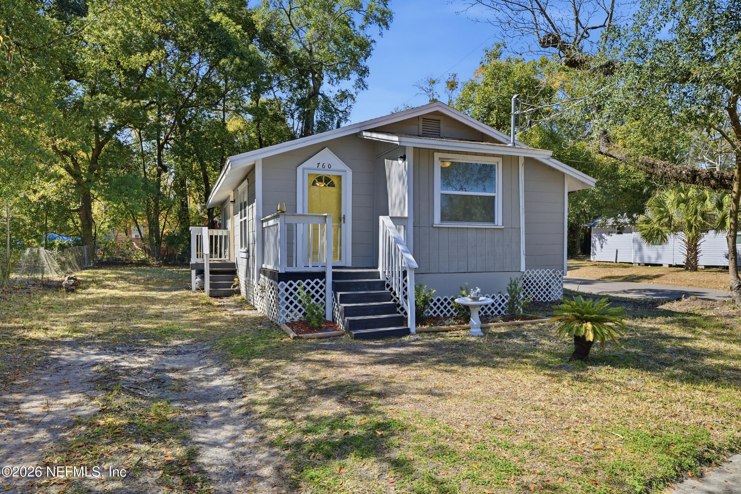 760 Westbrook Road Jacksonville, FL 32209 - Photo 11 of 11 a front view of a house with garden