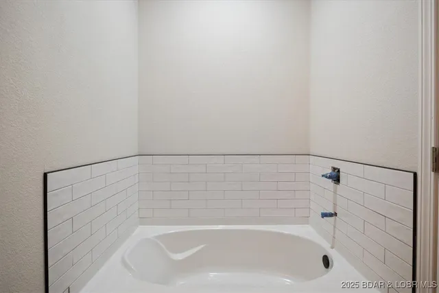 $550,000 | 1446 Highway 52, Tuscumbia, MO 65082