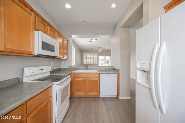 $2,295 | 2414 West Lewis And Clark Trail, Phoenix, AZ 85086