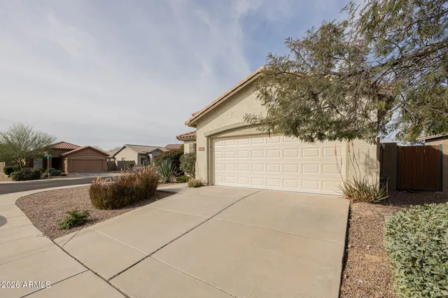 $2,295 | 2414 West Lewis And Clark Trail, Phoenix, AZ 85086