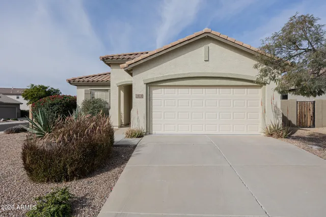 $2,295 | 2414 West Lewis And Clark Trail, Phoenix, AZ 85086