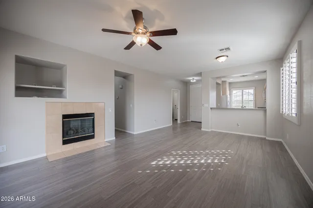 $2,295 | 2414 West Lewis And Clark Trail, Phoenix, AZ 85086