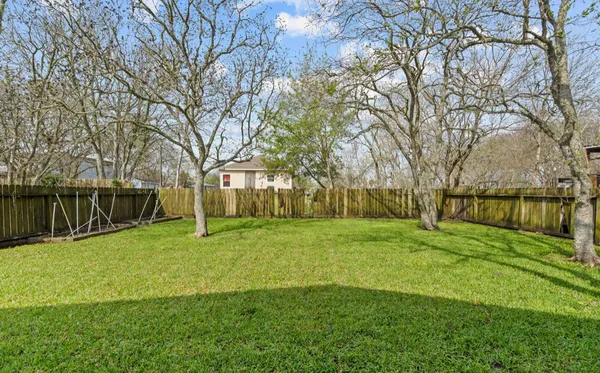 $187,500 | 620 6th Street, Dickinson, TX 77539