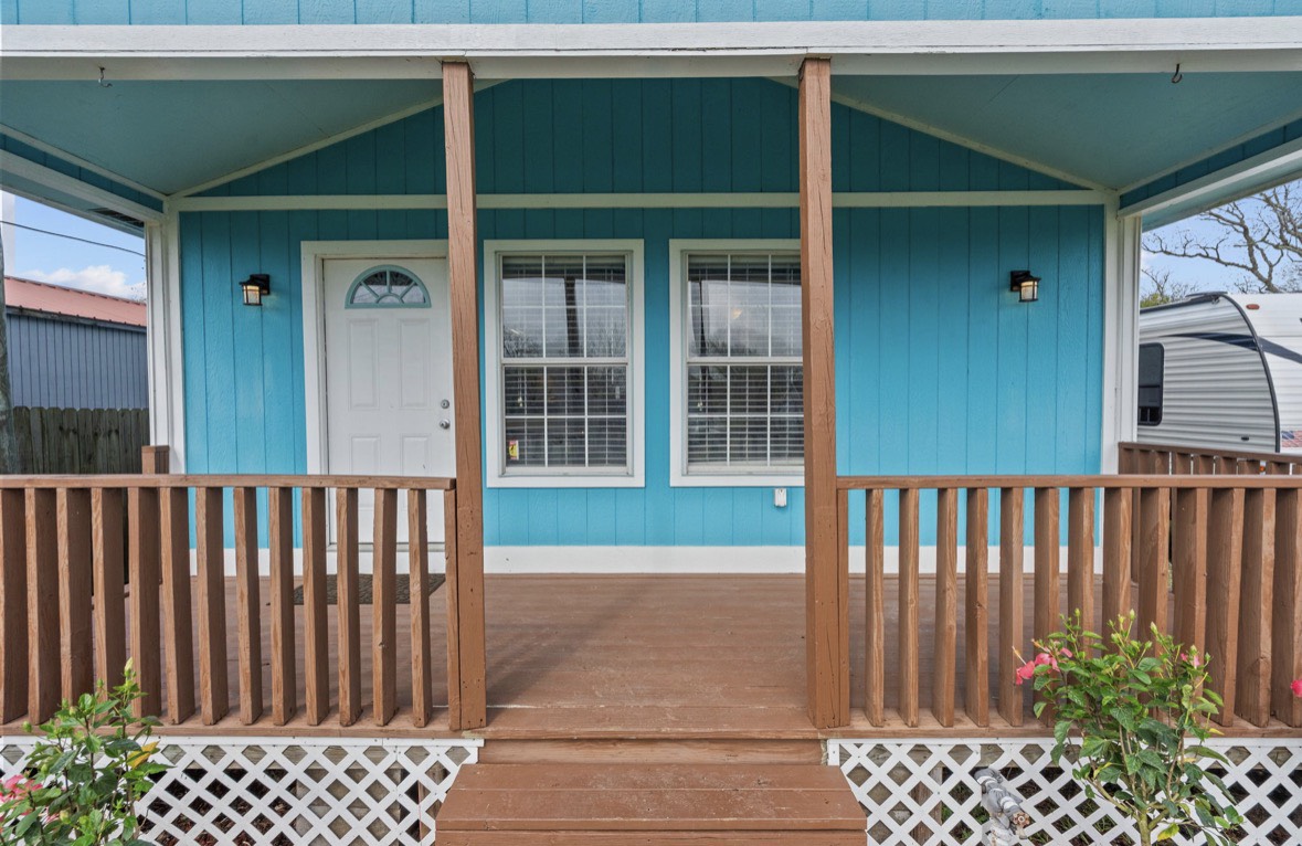 620 6th Street Dickinson, TX 77539 - Photo 3 of 36