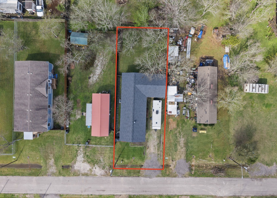 620 6th Street Dickinson, TX 77539 - Photo 34 of 36 an aerial view of a house