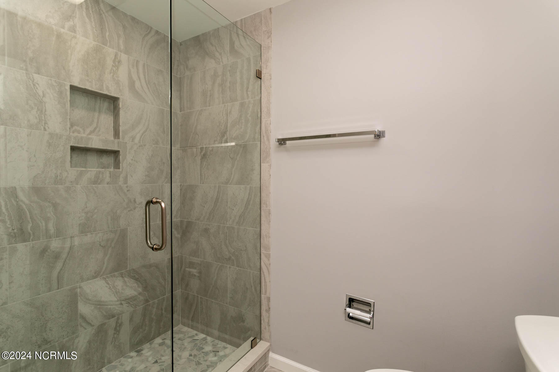 270 McKenzie Road West, Unit 51 Pinehurst, NC 28374 - Photo 19 of 33 primary bath2