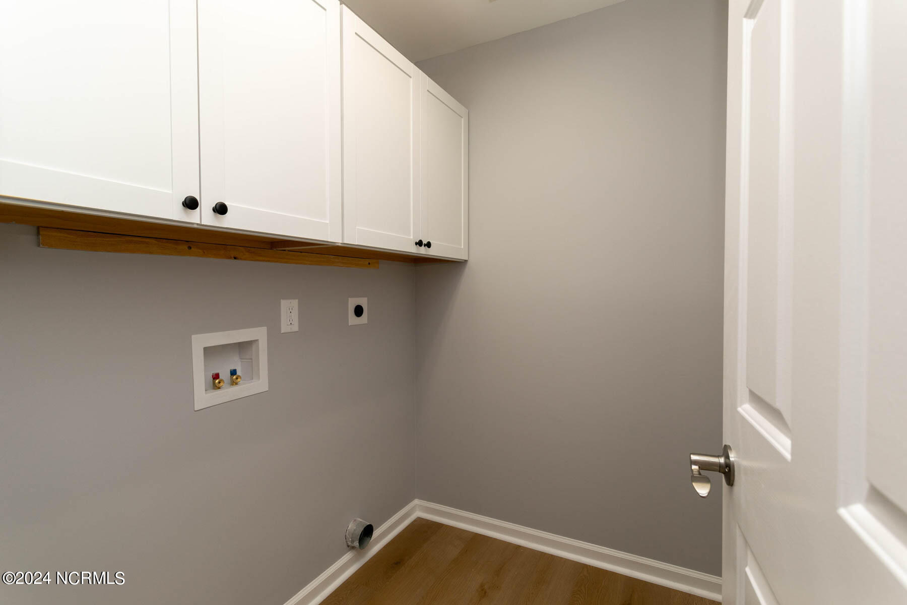 270 McKenzie Road West, Unit 51 Pinehurst, NC 28374 - Photo 26 of 33 laundry room