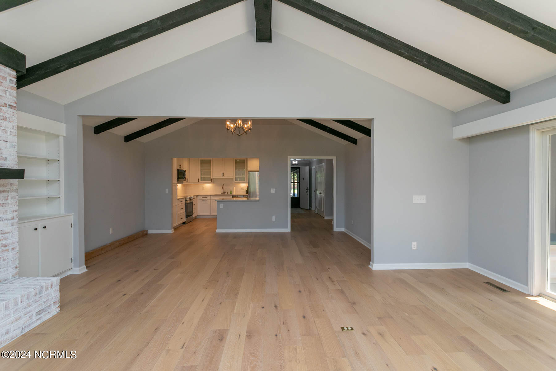 270 McKenzie Road West, Unit 51 Pinehurst, NC 28374 - Photo 8 of 33 living room4