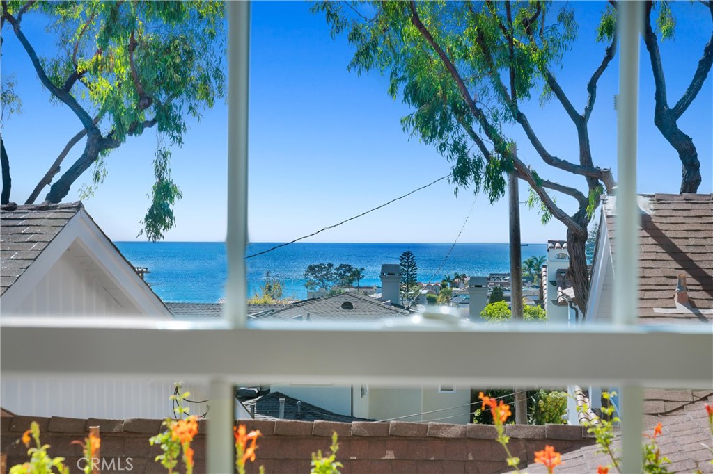 503 Hazel Drive Corona del Mar, CA 92625 - Photo 17 of 39 a view of entryway and a street view
