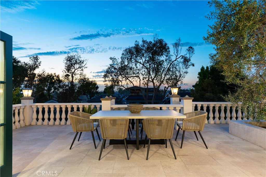 503 Hazel Drive Corona del Mar, CA 92625 - Photo 10 of 39 a outdoor space with furniture