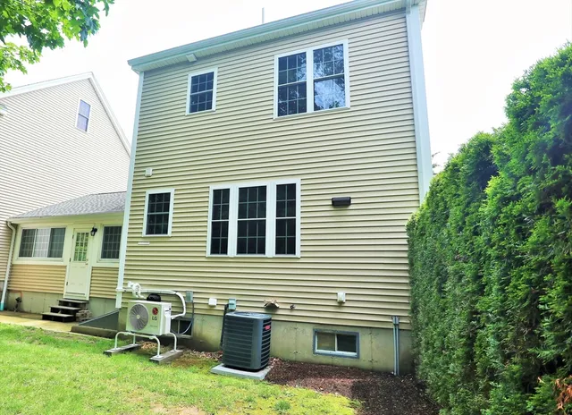 $3,300 | 90 Central Street, Unit 2, East Bridgewater, MA 02333