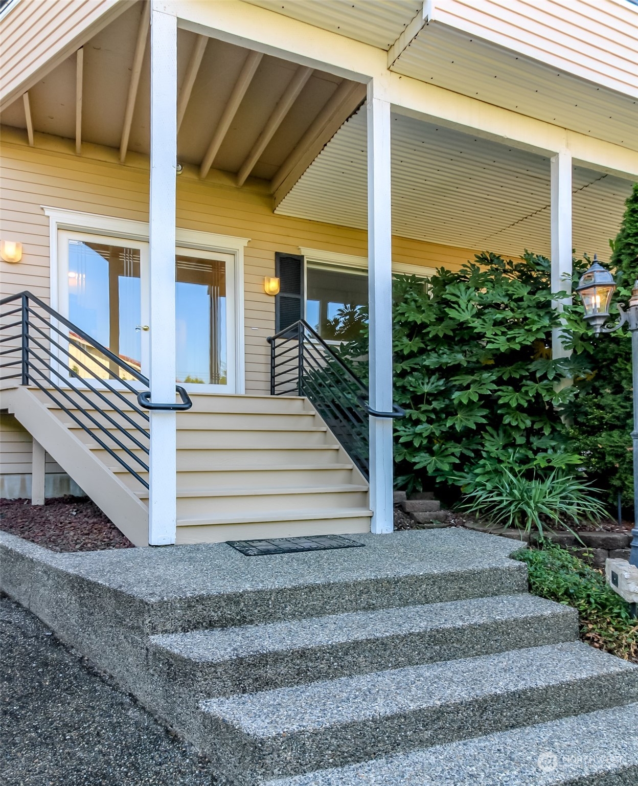 350 Renton Avenue South Renton, WA 98057 - Photo 3 of 40 a view of a entrance of house