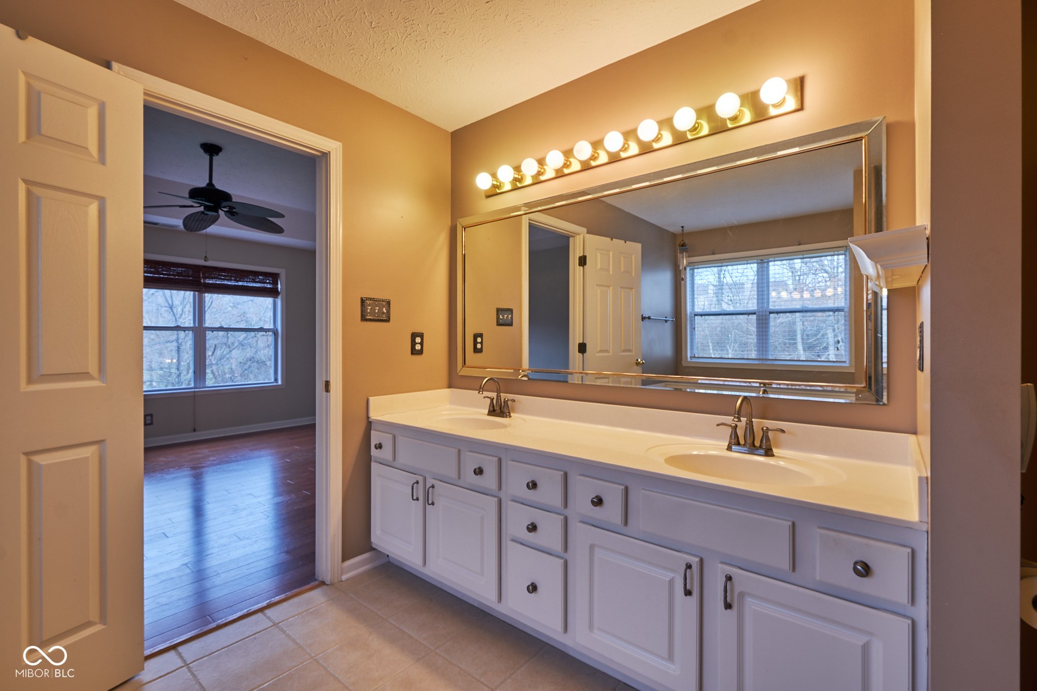 11181 Ridgewater Circle Fishers, IN 46037 - Photo 12 of 41 Gallery Image 12