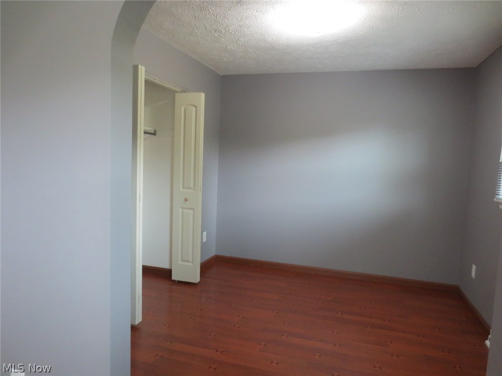 3006 Selkirk Bush Road Warren, OH 44481 - Photo 7 of 21 A view of the other end of the master bedroom