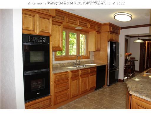 7150 Highway 34 Winfield, WV 25213 - Photo 6 of 16 Kitchen.