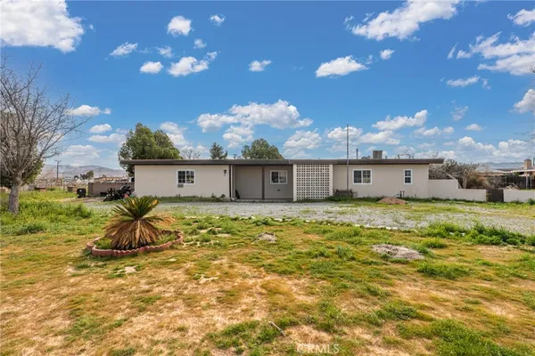 $434,999 | 13755 Lakota Road, Apple Valley, CA 92307