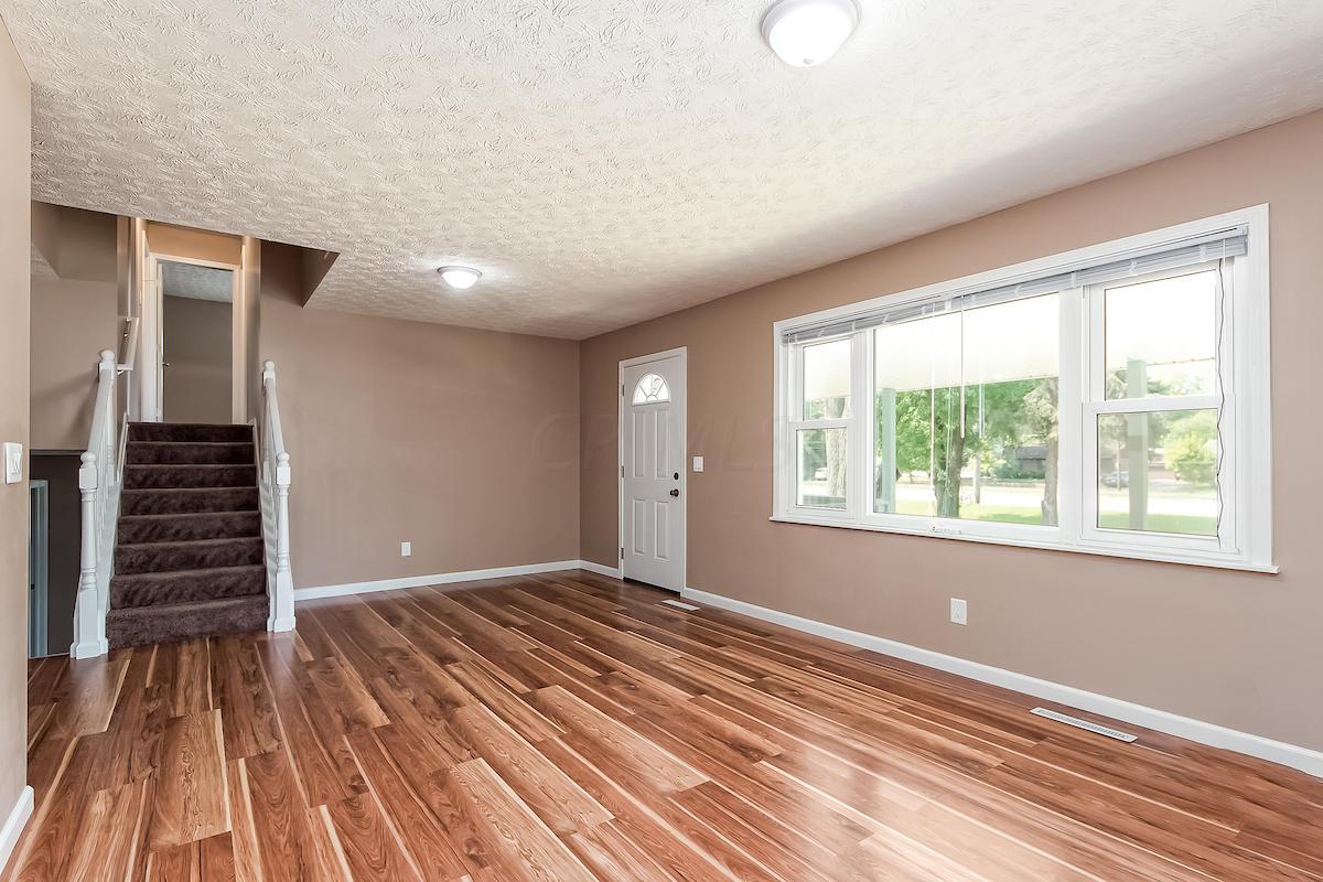 1580 South Hamilton Road Columbus, OH 43227 - Photo 3 of 21 Gallery Image 3